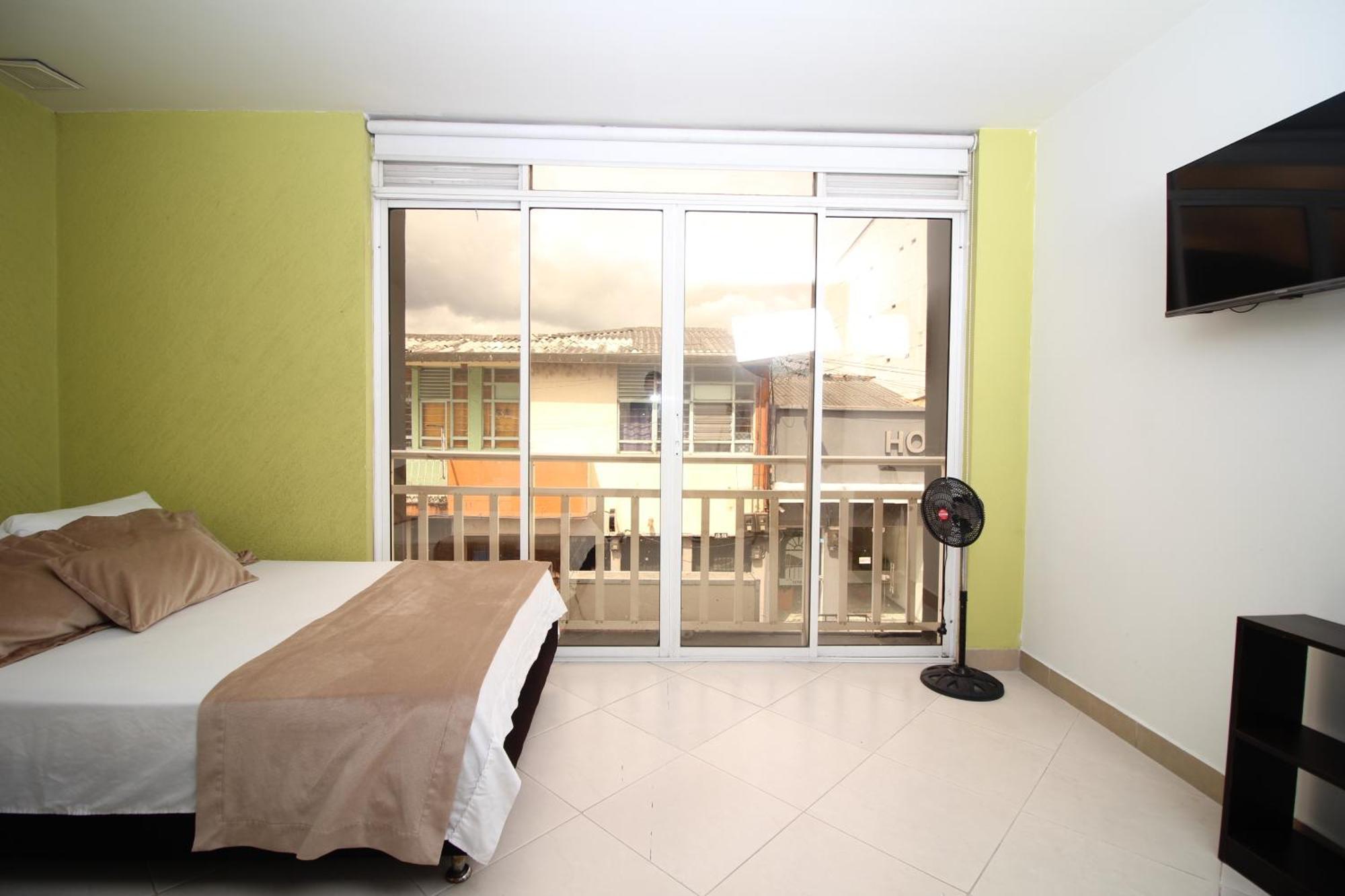 Dam Hotel Pereira Exterior photo