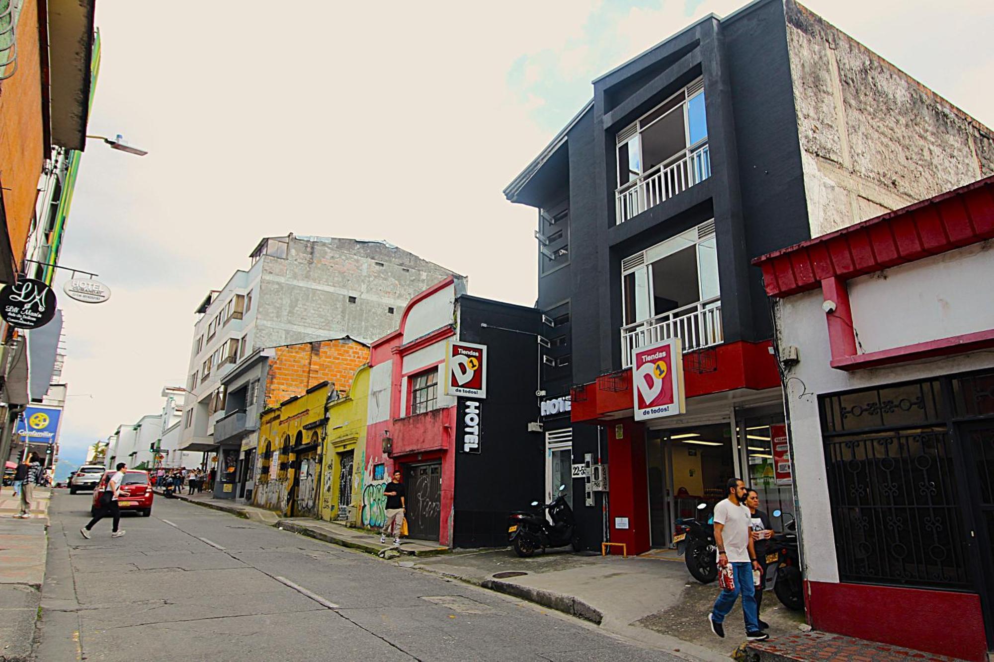 Dam Hotel Pereira Exterior photo