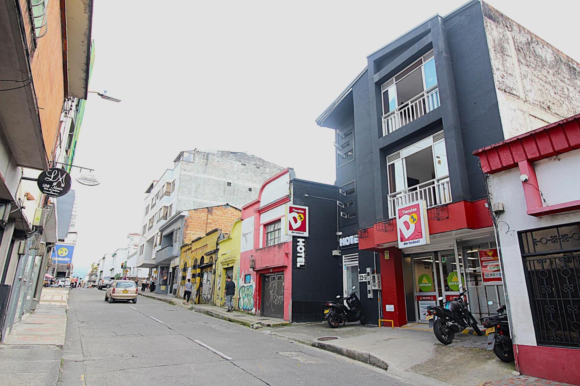 Dam Hotel Pereira Exterior photo